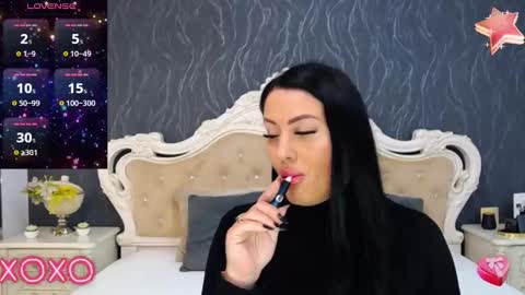 Snapshot of laurenjenssen chatting on 12/27/24, 08:56 Laura online show from 12/27/24, 08:56