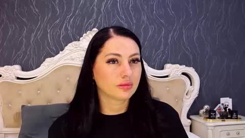 Snapshot of laurenjenssen chatting on 11/05/25, 07:52 Laura online show from 11/05/25, 07:52