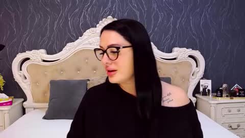 Laura online show from 02/16/26, 04:25