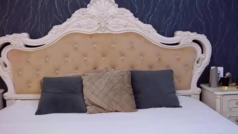 Laura online show from 03/12/26, 04:57