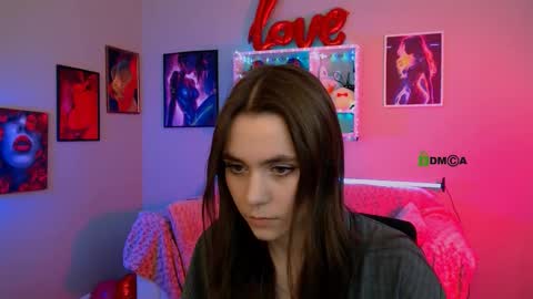 Laure online show from 03/23/26, 10:41