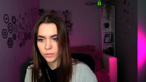 Laure online show from 04/19/26, 09:30