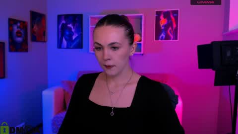 Laure online show from 04/25/26, 09:12