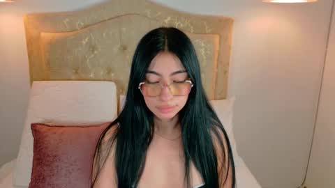 laurenn_smitth online show from 10/22/25, 01:11