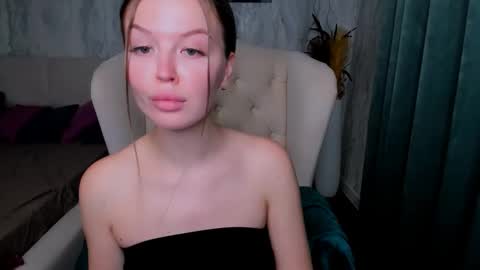 laurennhill online show from 10/13/25, 12:21