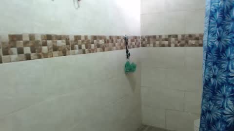 Snapshot of laurenphillipsx chatting on 02/26/25, 07:05 Lauren online show from 02/26/25, 07:05