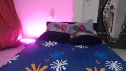 Snapshot of laurenphillipsx chatting on 10/03/25, 08:50 Lauren online show from 10/03/25, 08:50