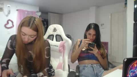 Snapshot of laurenphillipsx chatting on 02/13/26, 09:33 Lauren online show from 02/13/26, 09:33