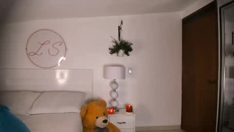 Lauren Saenz online show from 02/28/25, 03:15