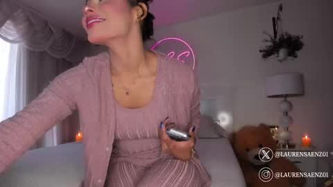 Lauren Saenz online show from 03/08/25, 12:09