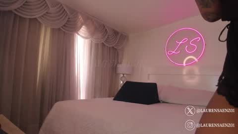 Lauren Saenz online show from 03/11/25, 03:12