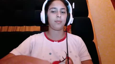 Snapshot of laurent0502 chatting on 01/14/25, 08:09 Laurent online show from 01/14/25, 08:09