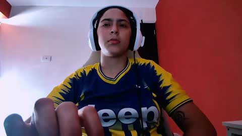 Snapshot of laurent0502 chatting on 02/12/25, 04:00 Laurent online show from 02/12/25, 04:00