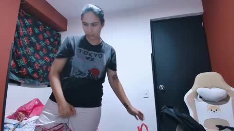 Snapshot of laurent0502 chatting on 02/17/25, 05:47 Laurent online show from 02/17/25, 05:47