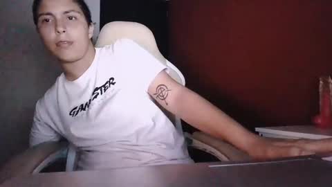 Snapshot of laurent0502 chatting on 02/18/25, 06:26 Laurent online show from 02/18/25, 06:26