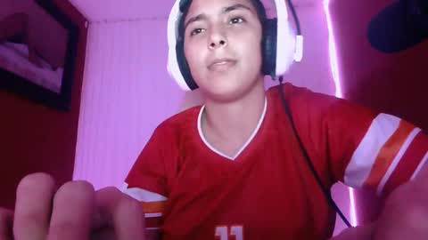 Snapshot of laurent0502 chatting on 02/22/25, 05:02 Laurent online show from 02/22/25, 05:02