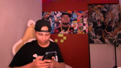 Snapshot of laurent0502 chatting on 10/11/25, 04:01 Laurent online show from 10/11/25, 04:01