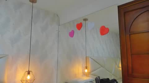 Laurent online show from 11/20/25, 10:37