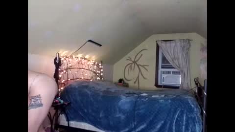 Lauren online show from 12/18/24, 10:57