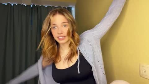 Bella online show from 03/03/26, 11:49