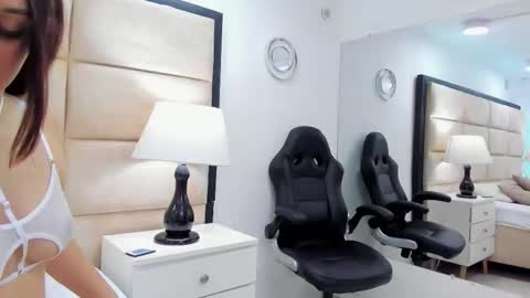 Laurin Rivas online show from 10/13/25, 01:44