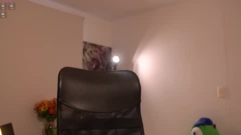 laurita_4 online show from 02/13/25, 01:05