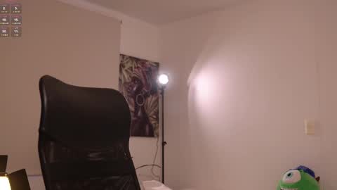 laurita_4 online show from 02/19/25, 01:17