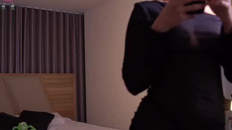 laurita_4 online show from 11/08/25, 11:32