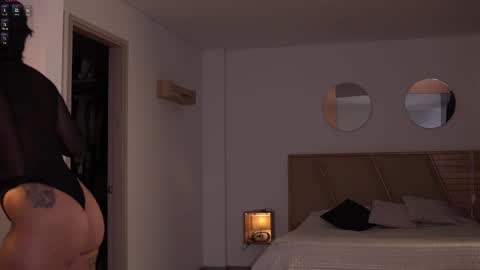 laurita_4 online show from 12/23/25, 02:09