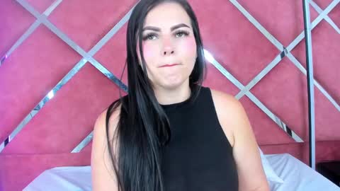 LauryJonson  online show from 01/15/25, 10:57