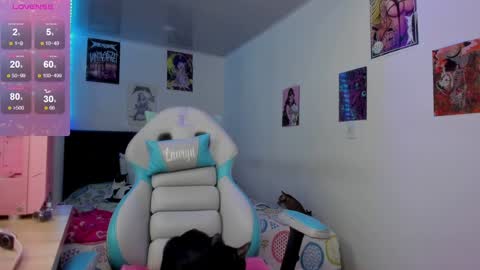 Snapshot of lauryn_muller_ chatting on 01/31/25, 12:40 Lau online show from 01/31/25, 12:40