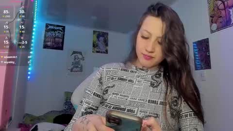 Snapshot of lauryn_muller_ chatting on 09/18/25, 12:45 Lau online show from 09/18/25, 12:45