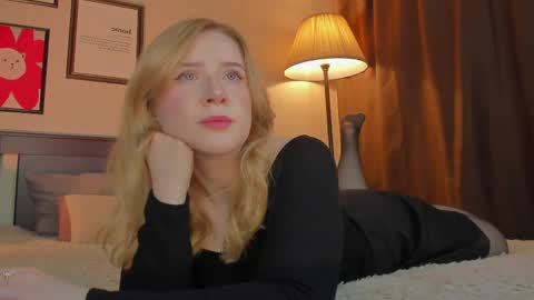 Snapshot of lavender_tender chatting on 06/04/26, 08:48 Lav online show from 06/04/26, 08:48