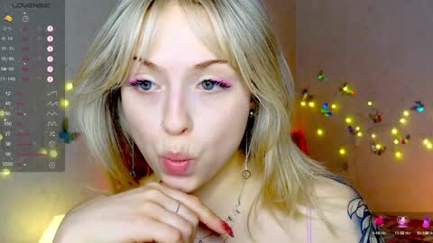 Snapshot of lavenderlav chatting on 12/29/24, 03:03 Melissa online show from 12/29/24, 03:03