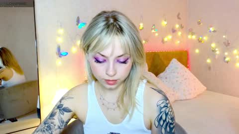 Snapshot of lavenderlav chatting on 01/22/25, 11:56 Melissa online show from 01/22/25, 11:56