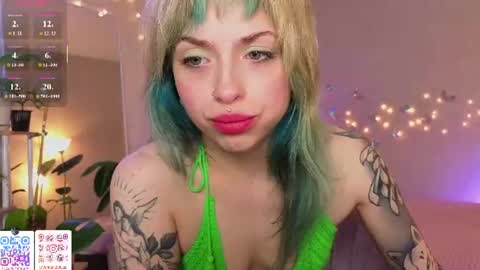 Snapshot of lavenderlav chatting on 07/18/26, 09:35 Melissa online show from 07/18/26, 09:35