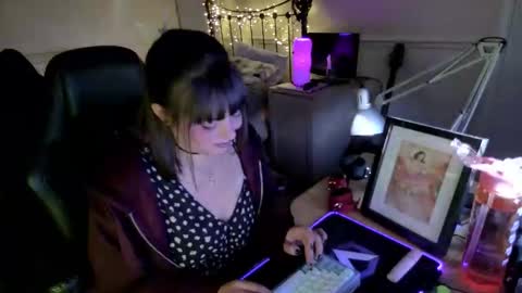 Lavenderrzz online show from 11/20/25, 02:50