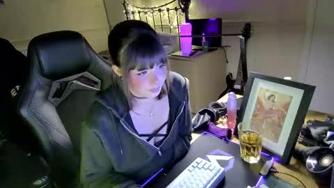 Lavenderrzz online show from 12/01/25, 03:50