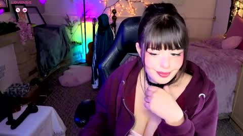 Snapshot of lavenderrzz19 chatting on 04/30/26, 02:34 Lavenderrzz online show from 04/30/26, 02:34