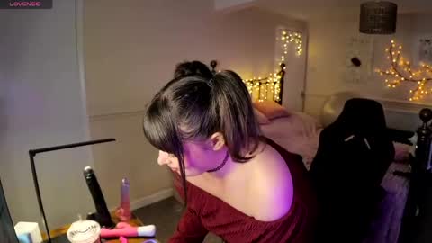 Snapshot of lavenderrzz19 chatting on 05/12/26, 02:36 Lavenderrzz online show from 05/12/26, 02:36