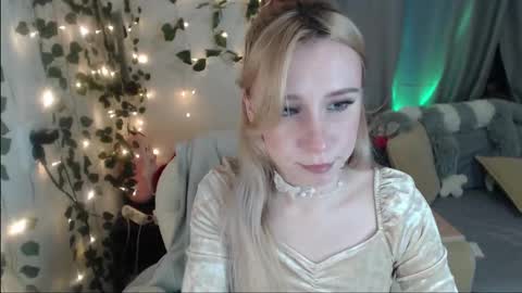 Mia online show from 03/04/25, 10:38