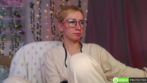 Mia online show from 02/24/26, 10:02