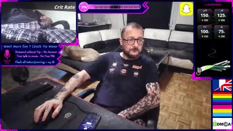 Snapshot of law_leek chatting on 12/20/25, 10:22 Leek online show from 12/20/25, 10:22