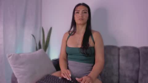 laya online show from 04/19/26, 02:11