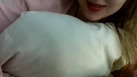 Snapshot of layannalea chatting on 01/08/25, 11:30 layannalea online show from 01/08/25, 11:30