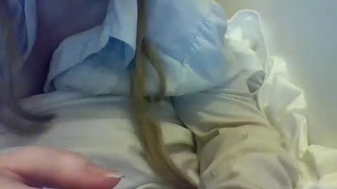 Snapshot of layannalea chatting on 10/20/25, 10:05 layannalea online show from 10/20/25, 10:05