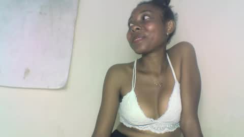 layannek online show from 09/18/25, 06:10