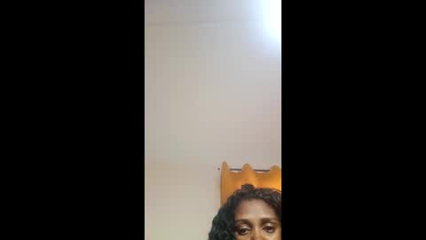 layannek online show from 09/19/25, 12:39