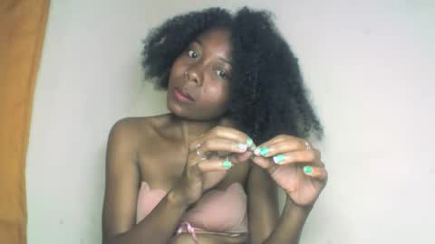 layannek online show from 09/20/25, 01:50