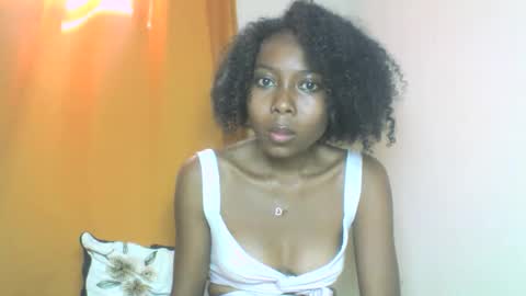 layannek online show from 09/29/25, 06:18